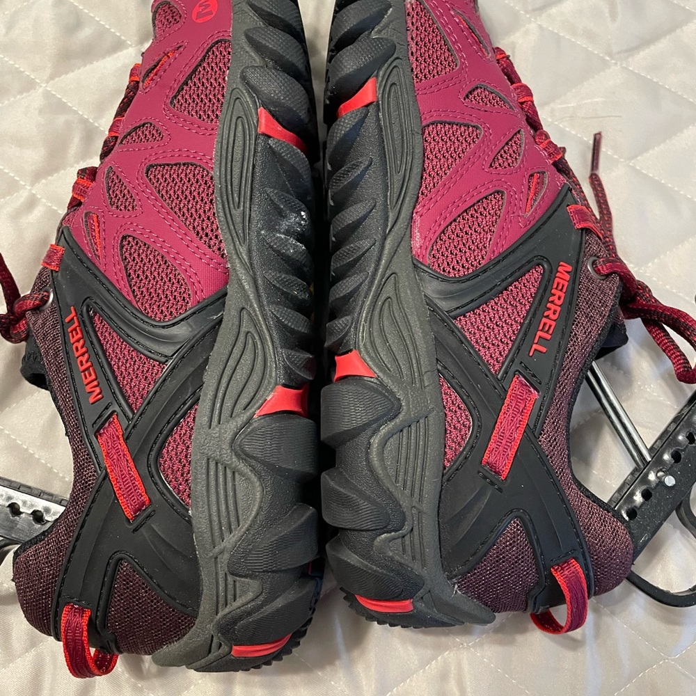 Women's Red and Black Athletic Shoes Merrill’s - Picture 2 of 6